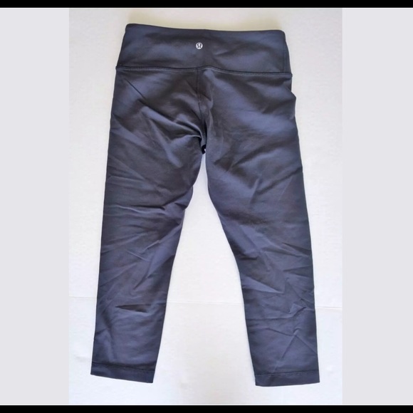 LULULEMON Black Wunder Under Crop Luon Sz 6 - Picture 3 of 4
